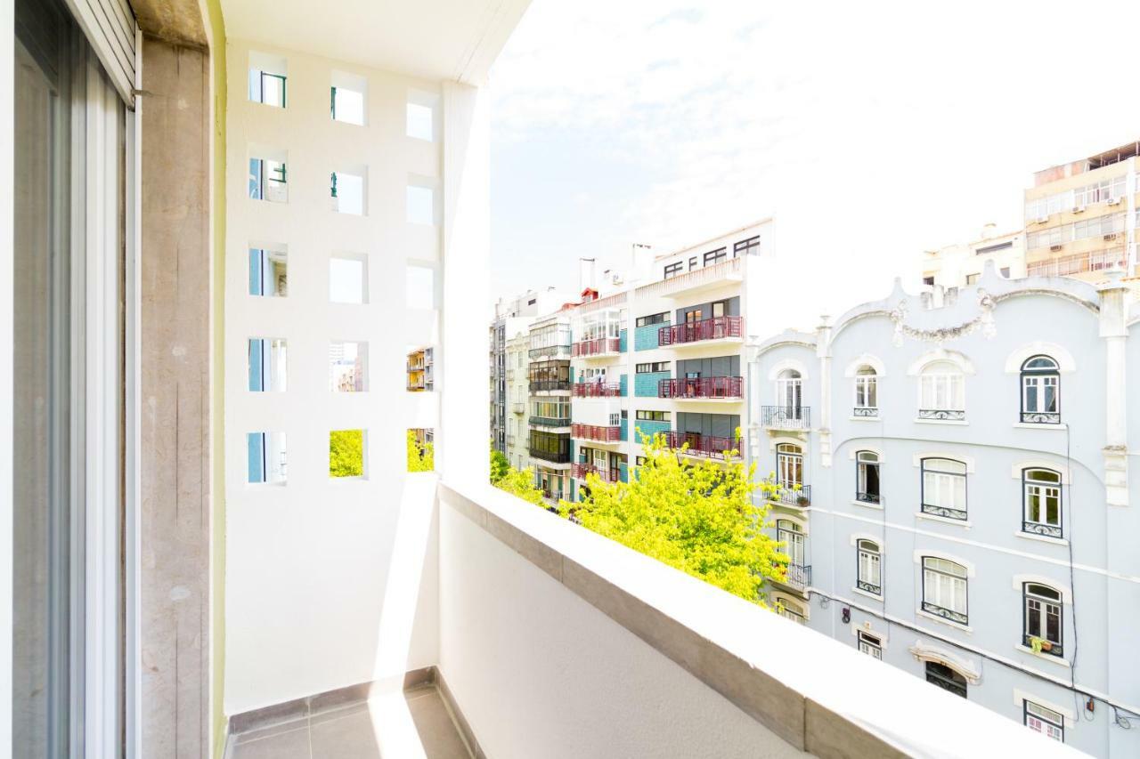 Avenidas Cozy Apartment ลิสบอน ภายนอก รูปภาพ