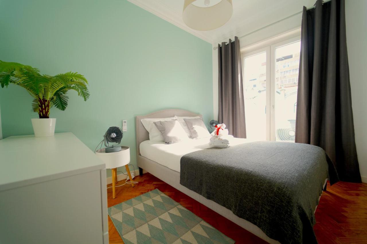 Avenidas Cozy Apartment ลิสบอน ภายนอก รูปภาพ